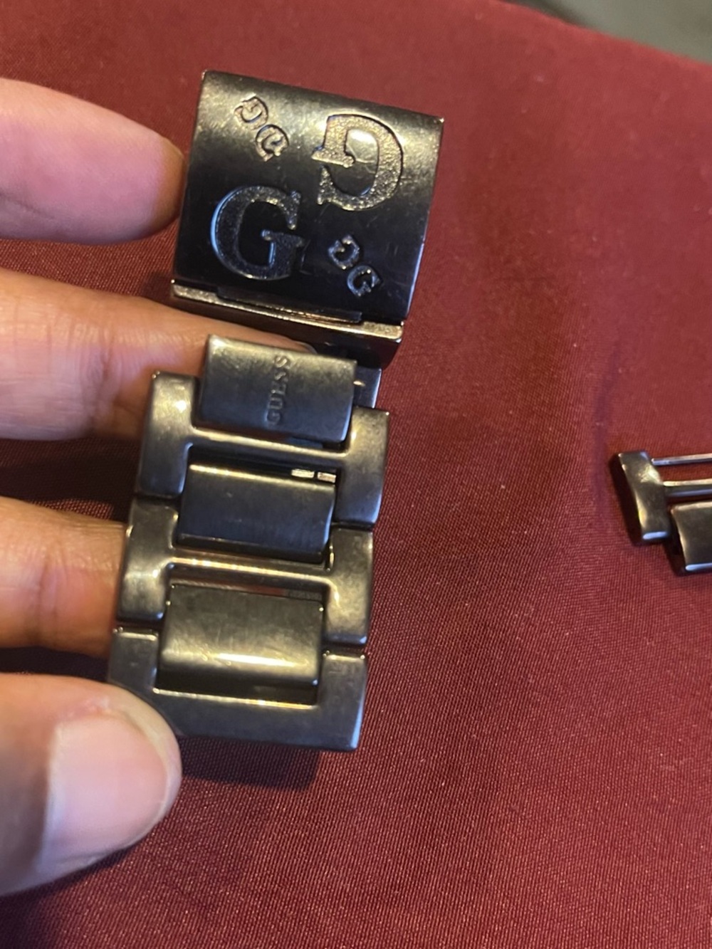 GUESS metal Crystal-Trim Logo Bracelet Watch - Picture 4 of 6